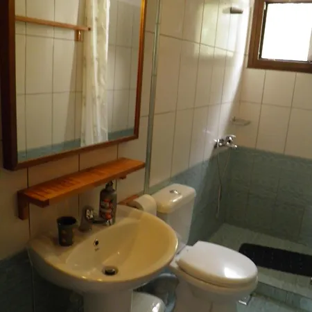 Captain Spiros Paxoi Pensión Gáios