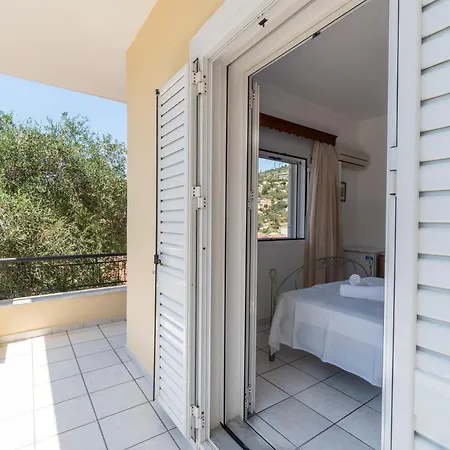 Captain Spiros Paxoi Pensionat 3*